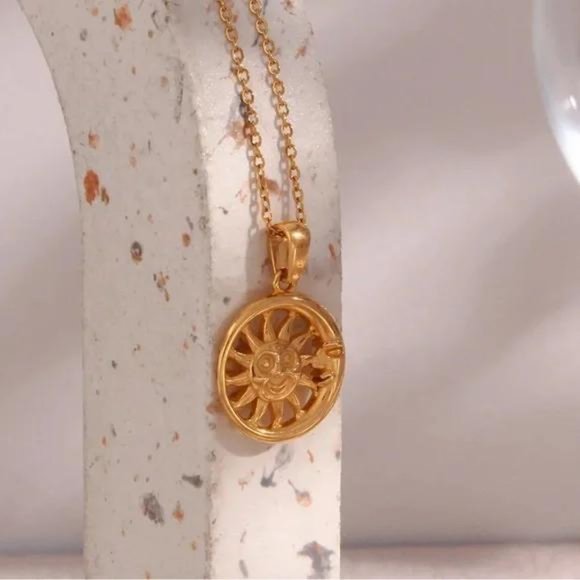 New Sun & Moon 18K Gold Pendant Necklace, NICE NECKLACE, CUTE NECKLACE - Picture 4 of 6